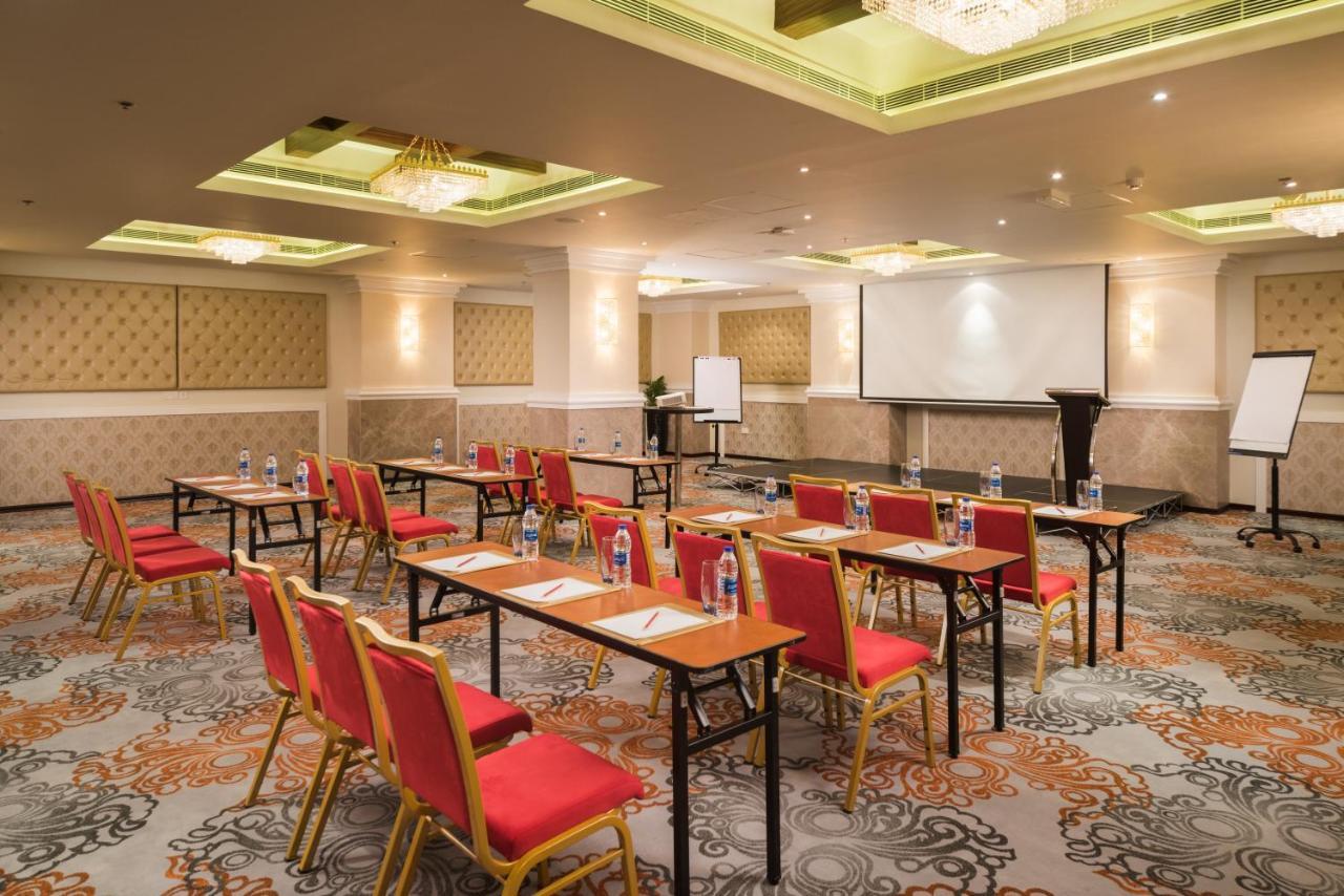Centara Muscat Hotel Oman Екстер'єр фото