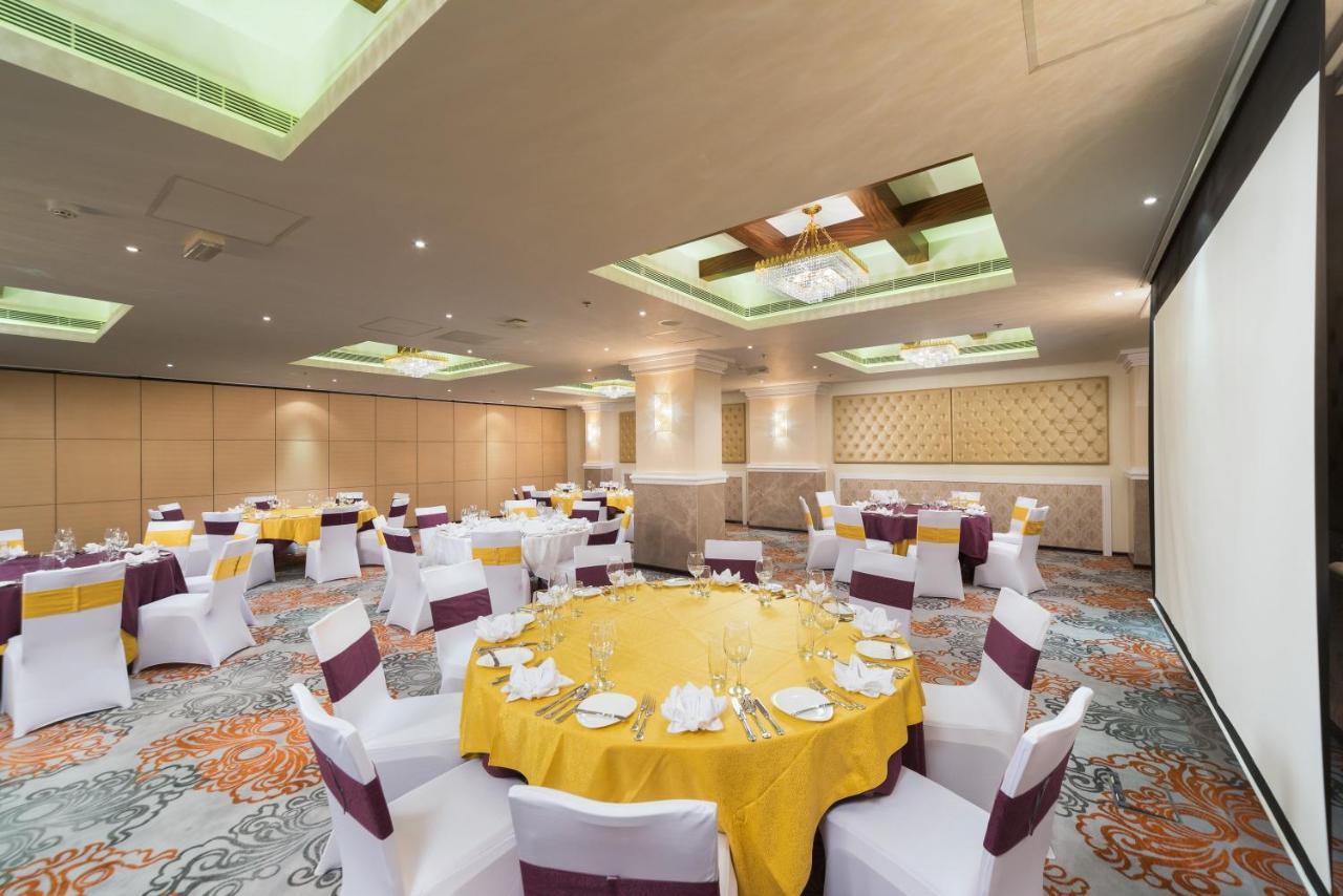 Centara Muscat Hotel Oman Екстер'єр фото