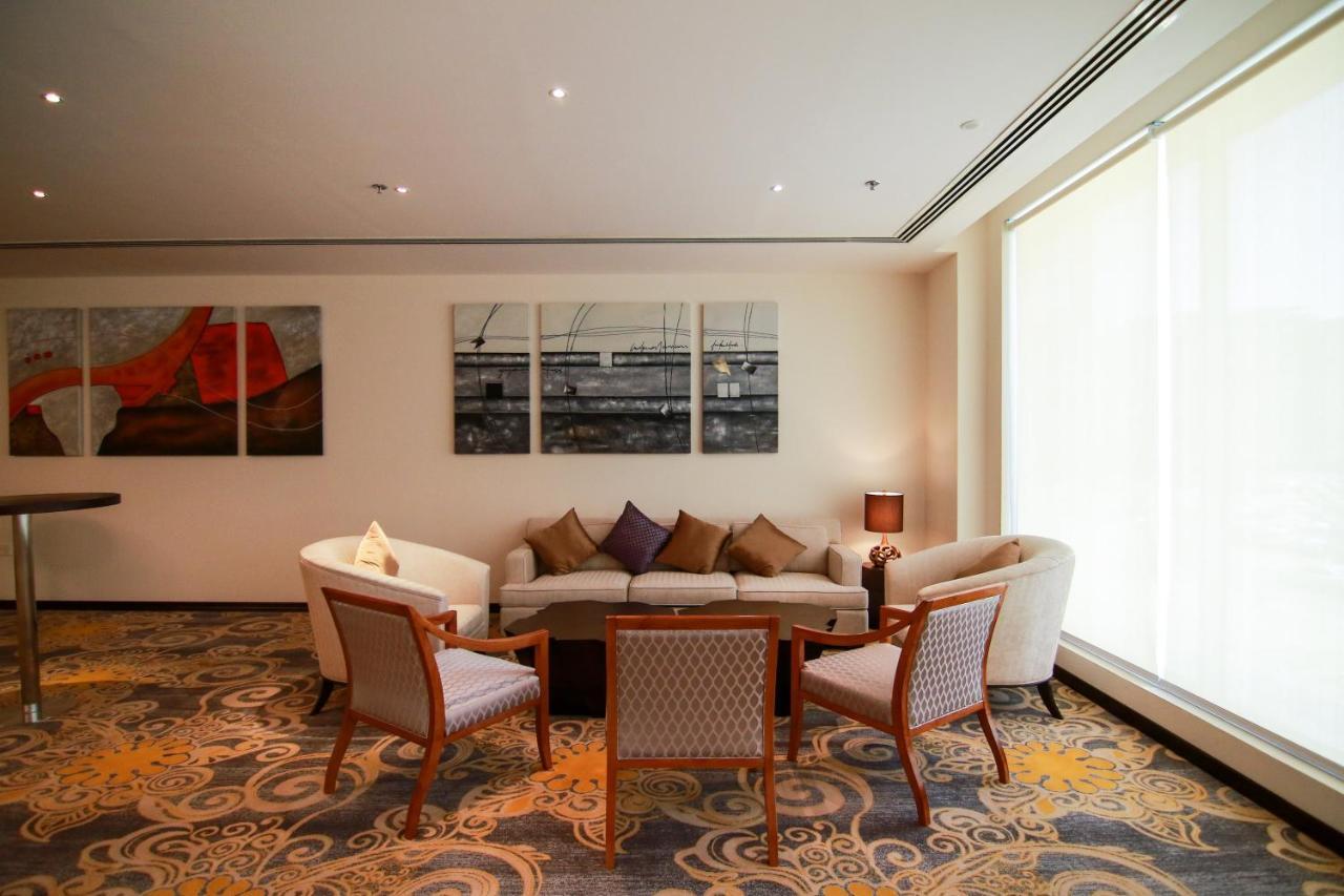 Centara Muscat Hotel Oman Екстер'єр фото
